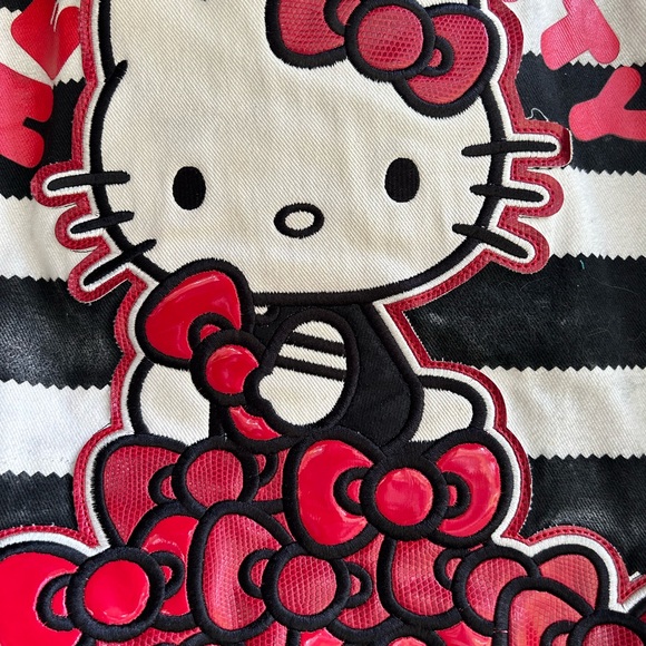 Hello Kitty tote bag 2010 Sanrio Loungefly leather trim side snaps 15” by 17” - Picture 4 of 7